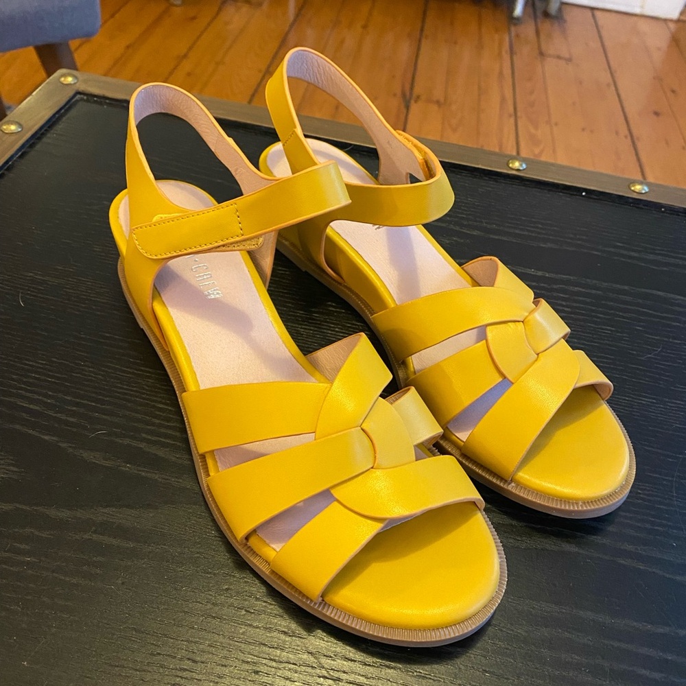 Yellow Strappy Sandals NEW IN Box Chelsea Crew 10